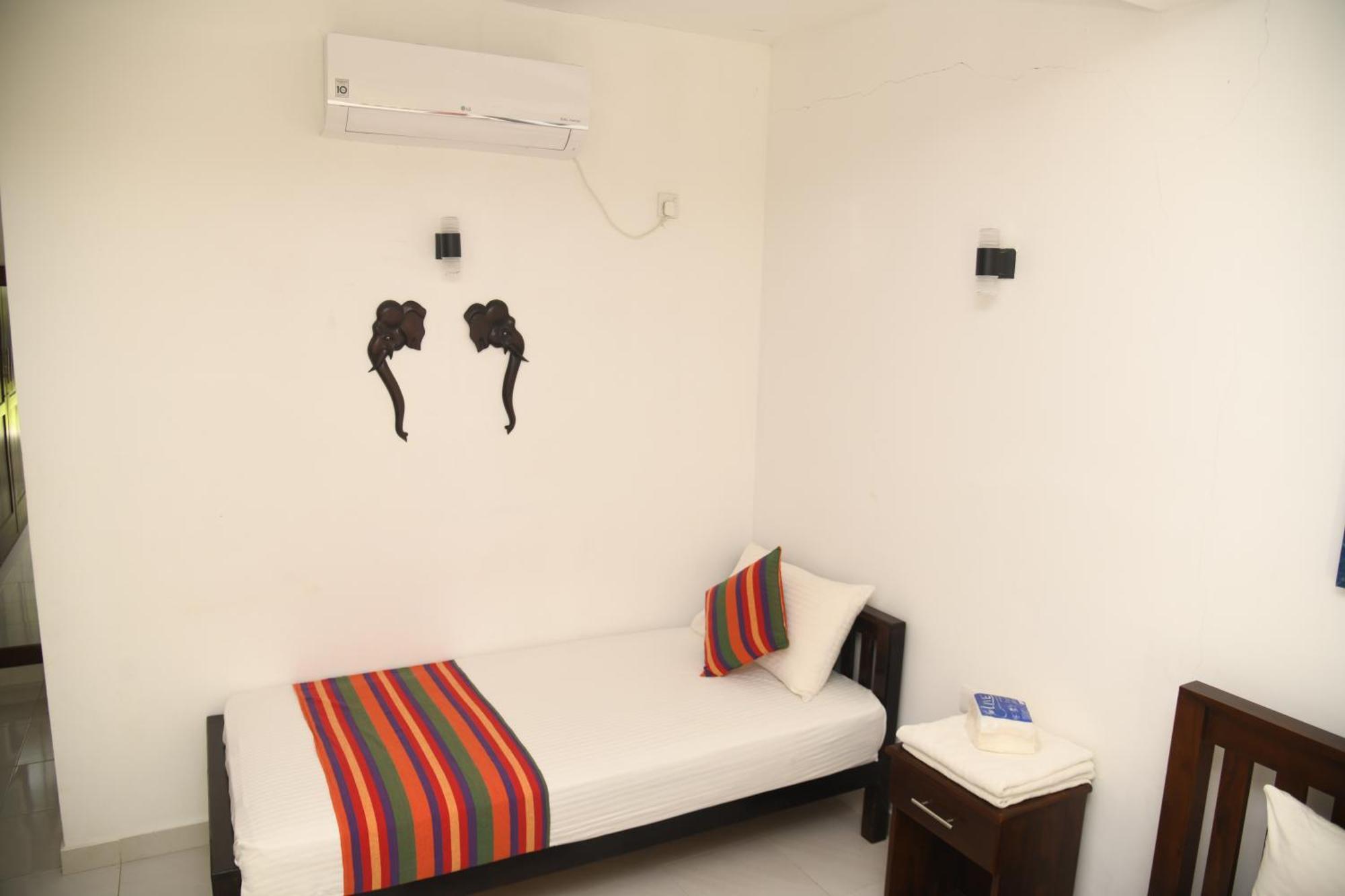 Wild Park Safari Home Stay Udawalawe Kültér fotó